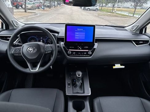 New 2026 Toyota Corolla Cross XLE w/ Convenience Package FWD image 9