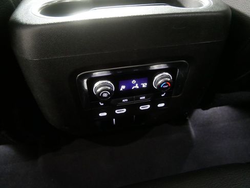 Used 2021 GMC Yukon Denali w/ Denali Premium Package AWD/4WD image 23