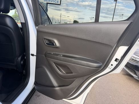 Used 2018 Chevrolet Trax LT w/ Redline Edition FWD image 16