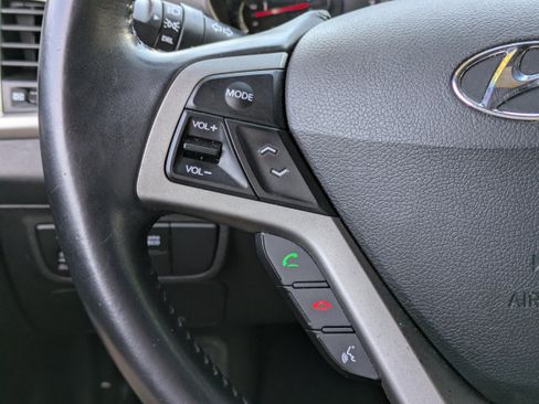 Used 2016 Hyundai Veloster w/ Option Group 02 image 22