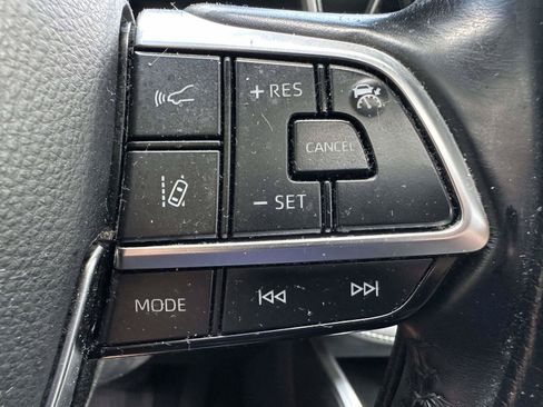 Certified 2020 Toyota Highlander XLE AWD/4WD image 32