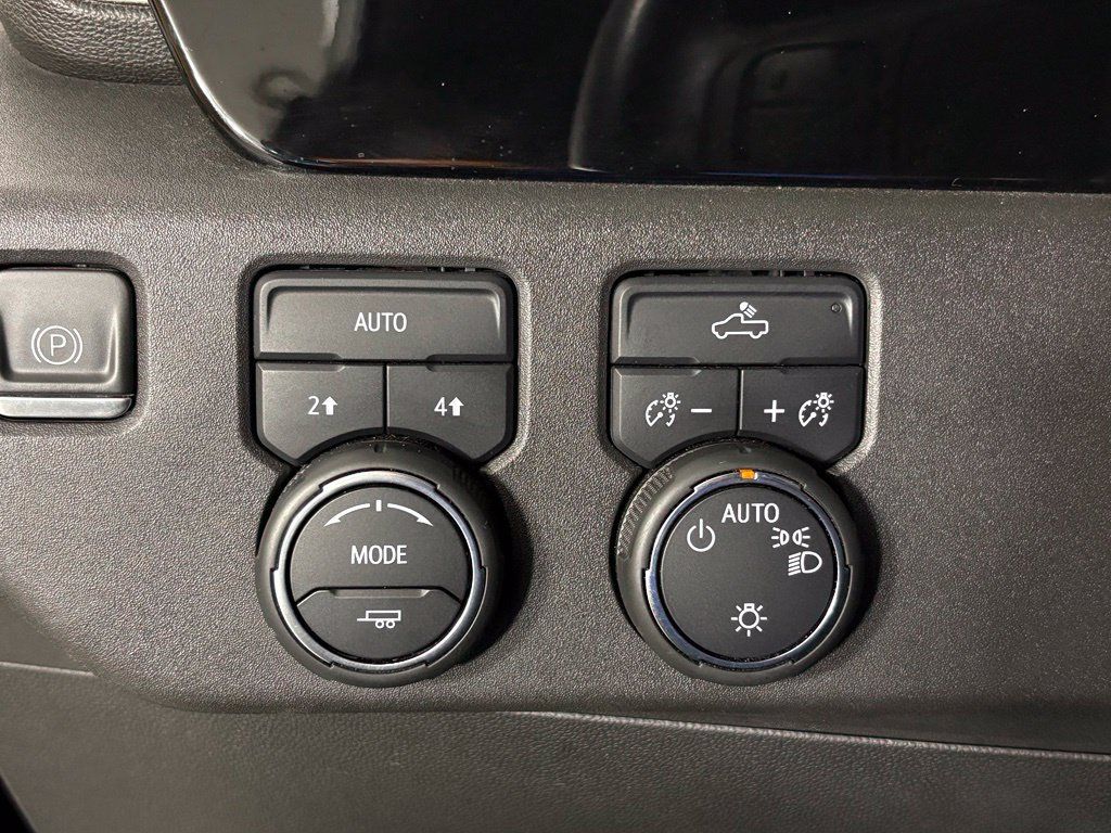 Certified 2023 Chevrolet Silverado 1500 LT AWD/4WD image 25