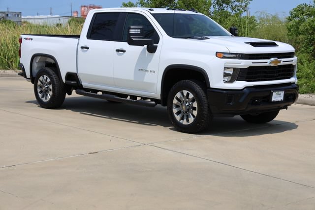 New 2026 Chevrolet Silverado 2500 Custom w/ Custom Value Package AWD/4WD image 1
