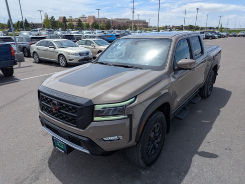 Used 2022 Nissan Frontier PRO-4X w/ Pro-4X Premium Package AWD/4WD image 8