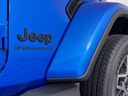 New 2025 Jeep Wrangler Sahara image 13