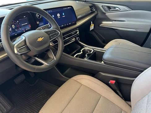New 2026 Chevrolet Traverse LT w/ Driver Confidence Package FWD image 16
