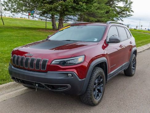 Used 2021 Jeep Cherokee Trailhawk w/ Comfort/Convenience Group AWD/4WD image 1