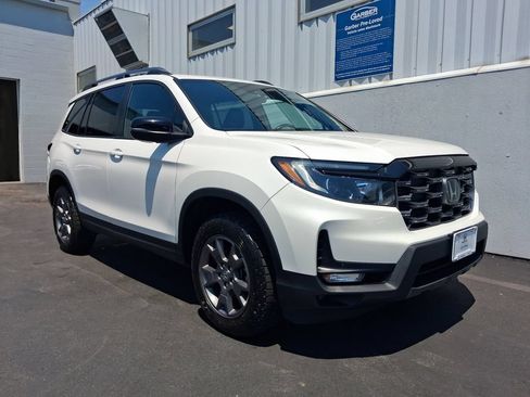Used 2024 Honda Passport TrailSport image 7