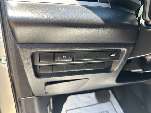 Used 2023 Mitsubishi Outlander SE FWD image 12