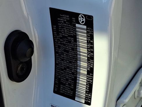 Certified 2025 Toyota Corolla LE FWD image 26
