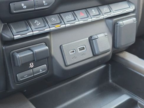 Used 2021 Chevrolet Silverado 1500 RST image 32