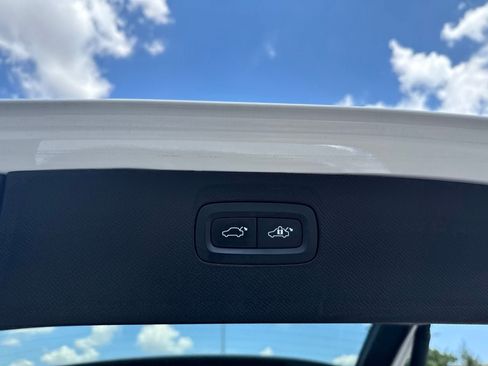 Used 2022 Volvo XC90 T8 Inscription Expression AWD/4WD image 9