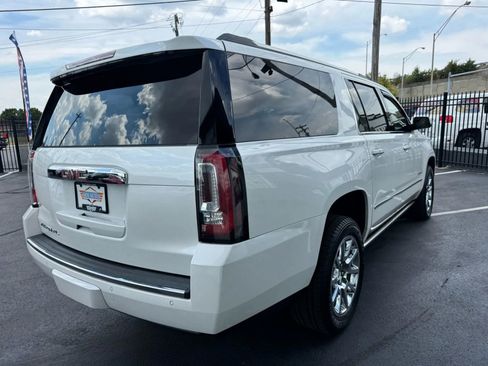 Used 2019 GMC Yukon XL Denali image 12