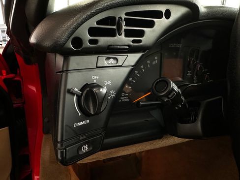 Used 1996 Chevrolet Corvette Coupe RWD image 23