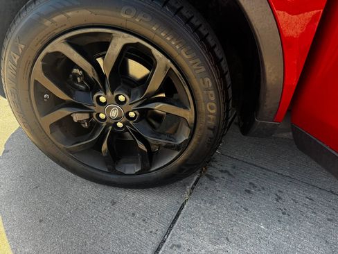 Used 2018 Land Rover Discovery Sport HSE AWD/4WD image 19