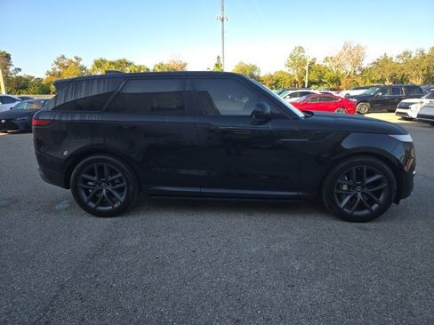 Used 2024 Land Rover Range Rover Sport SE image 6