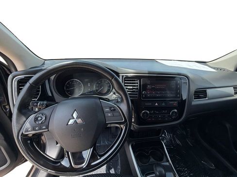 Used 2018 Mitsubishi Outlander SE FWD image 20
