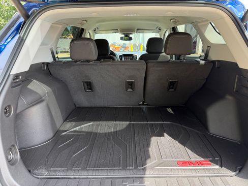 Used 2023 GMC Terrain SLE w/ Driver Convenience Package FWD image 34