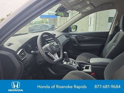 Used 2020 Nissan Rogue S FWD image 9