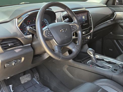 Used 2021 Chevrolet Traverse RS FWD image 22