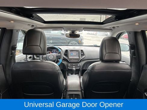 Used 2019 Jeep Cherokee Trailhawk image 13