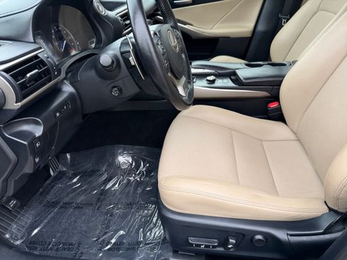 Used 2018 Lexus IS 300 AWD w/ Comfort Package image 7