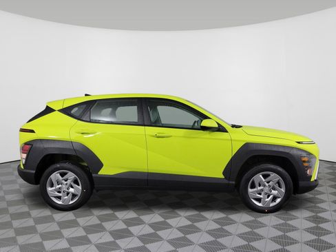 New 2026 Hyundai Kona SE image 2