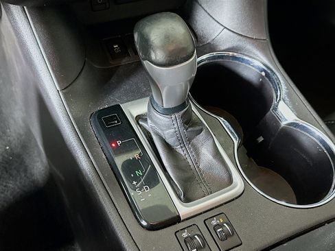 Used 2018 Toyota Highlander XLE image 24