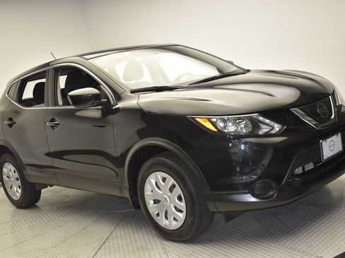 Used 2019 Nissan Rogue Sport S AWD/4WD image 3