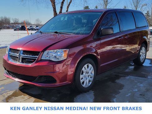 Used 2018 Dodge Grand Caravan SE w/ UConnect Hands-Free Group image 7
