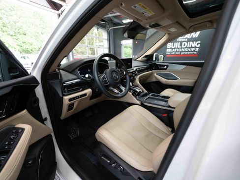 Used 2026 Acura MDX SH-AWD w/ Technology Package image 8