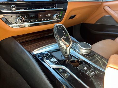 Used 2021 BMW 530i image 30