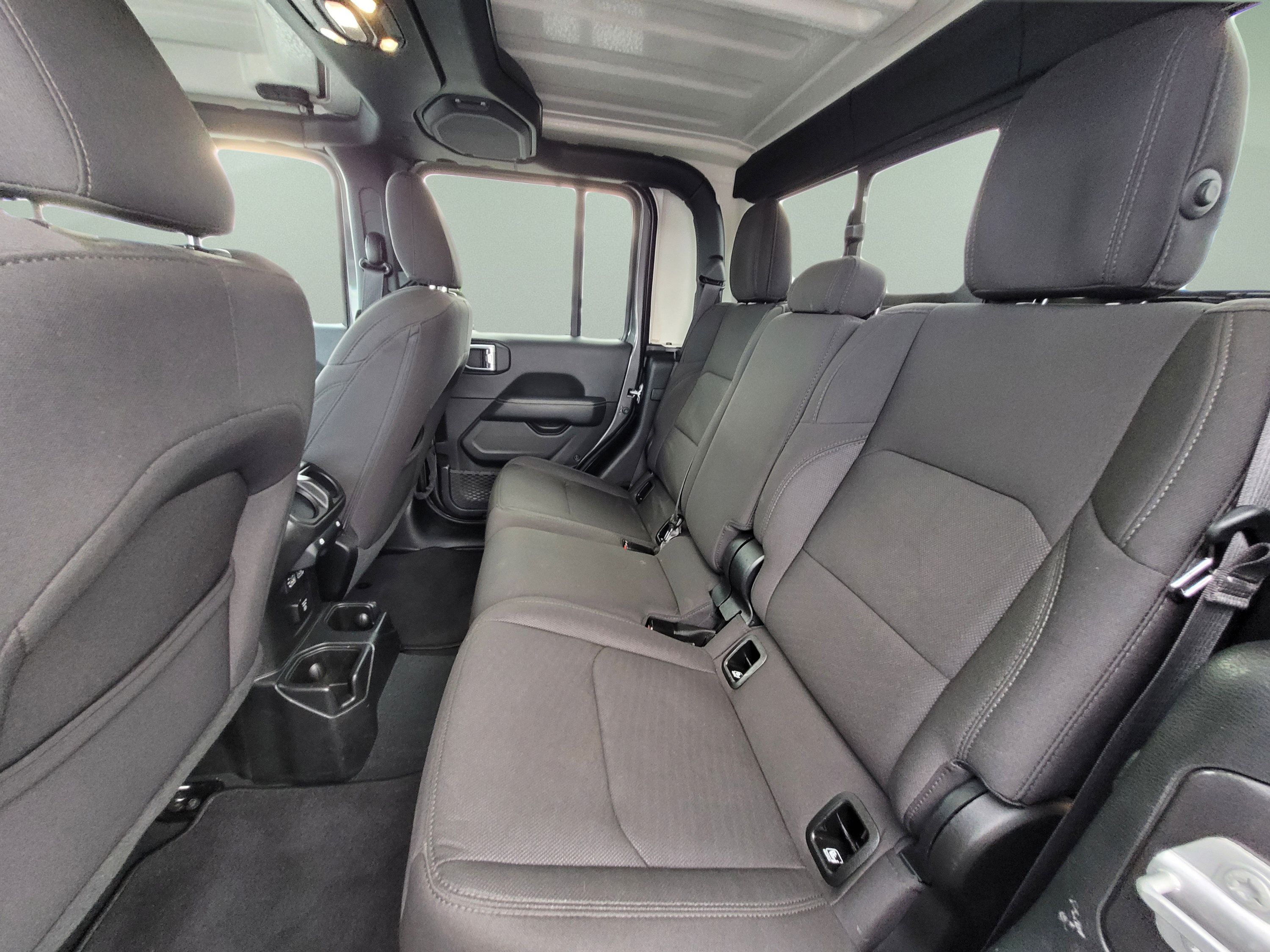 Used 2023 Jeep Gladiator Overland AWD/4WD image 17