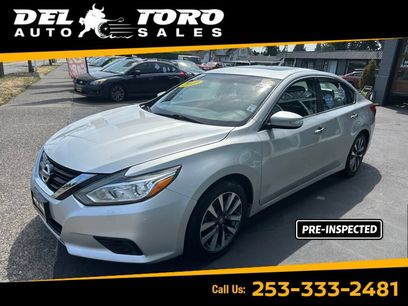 Used 2017 Nissan Altima 2.5 SL w/ Moonroof Package