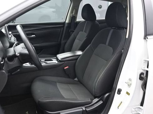 Used 2025 Nissan Sentra SV FWD image 5