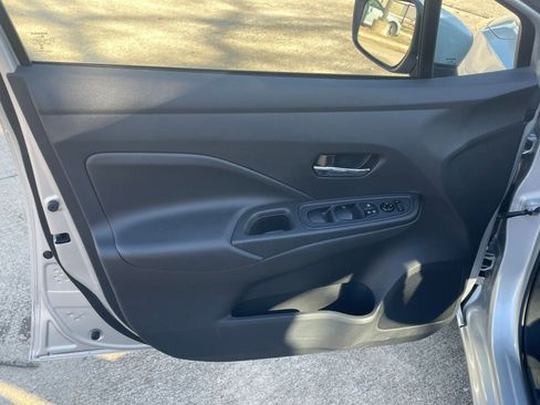 Used 2025 Nissan Versa SV image 18