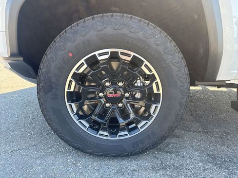 New 2026 GMC Canyon AT4 w/ Technology Plus Package AWD/4WD image 3