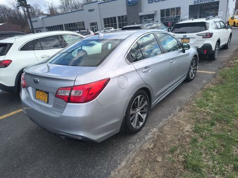 Used 2019 Subaru Legacy 2.5i Limited AWD/4WD image 3