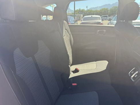 Used 2022 Kia Sorento LX AWD/4WD image 25