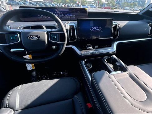 New 2027 Ford Expedition Platinum w/ Stealth Appearance Package AWD/4WD image 5