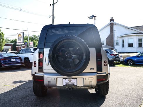 Used 2022 Land Rover Defender 90 S AWD/4WD image 7