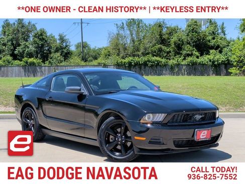 Used 2012 Ford Mustang Coupe RWD image 1