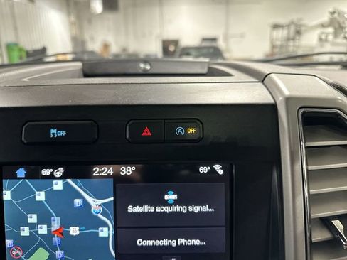 Used 2018 Ford F150 King Ranch image 32