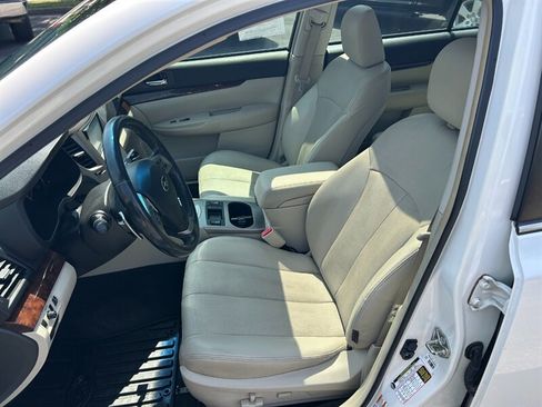 Used 2013 Subaru Legacy 3.6R Limited AWD/4WD image 9