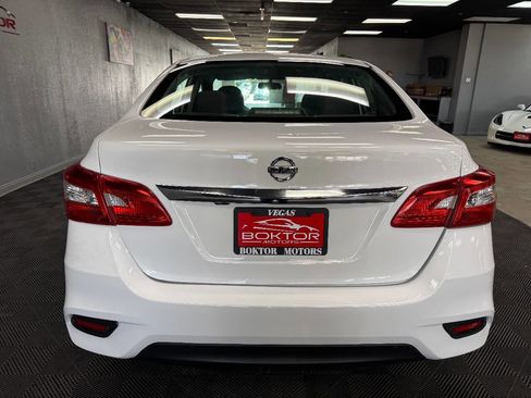 Used 2018 Nissan Sentra S image 10