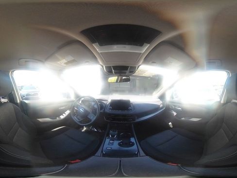 Used 2025 Nissan Rogue SV FWD image 44