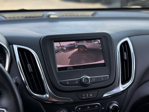 Used 2023 Chevrolet Equinox LT FWD image 3