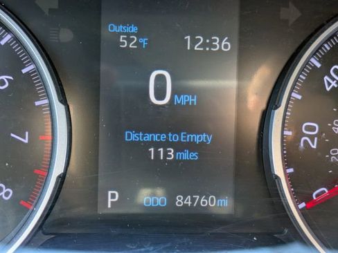 Used 2021 Toyota RAV4 XLE Premium image 24