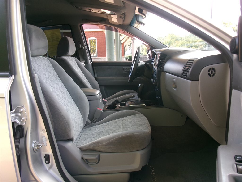 Used 2008 Kia Sorento 2WD image 15
