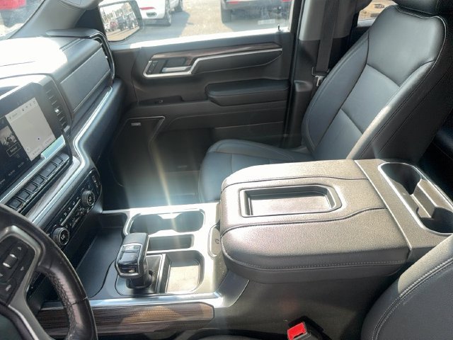 Used 2022 Chevrolet Silverado 1500 RST w/ Redline Edition AWD/4WD image 15